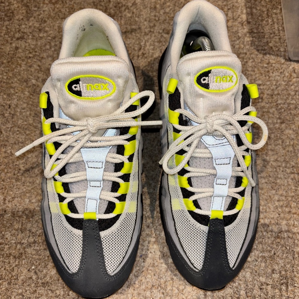 Nike Air Max 95 Neon Gray Black Volt Retro Men’s Sz 8